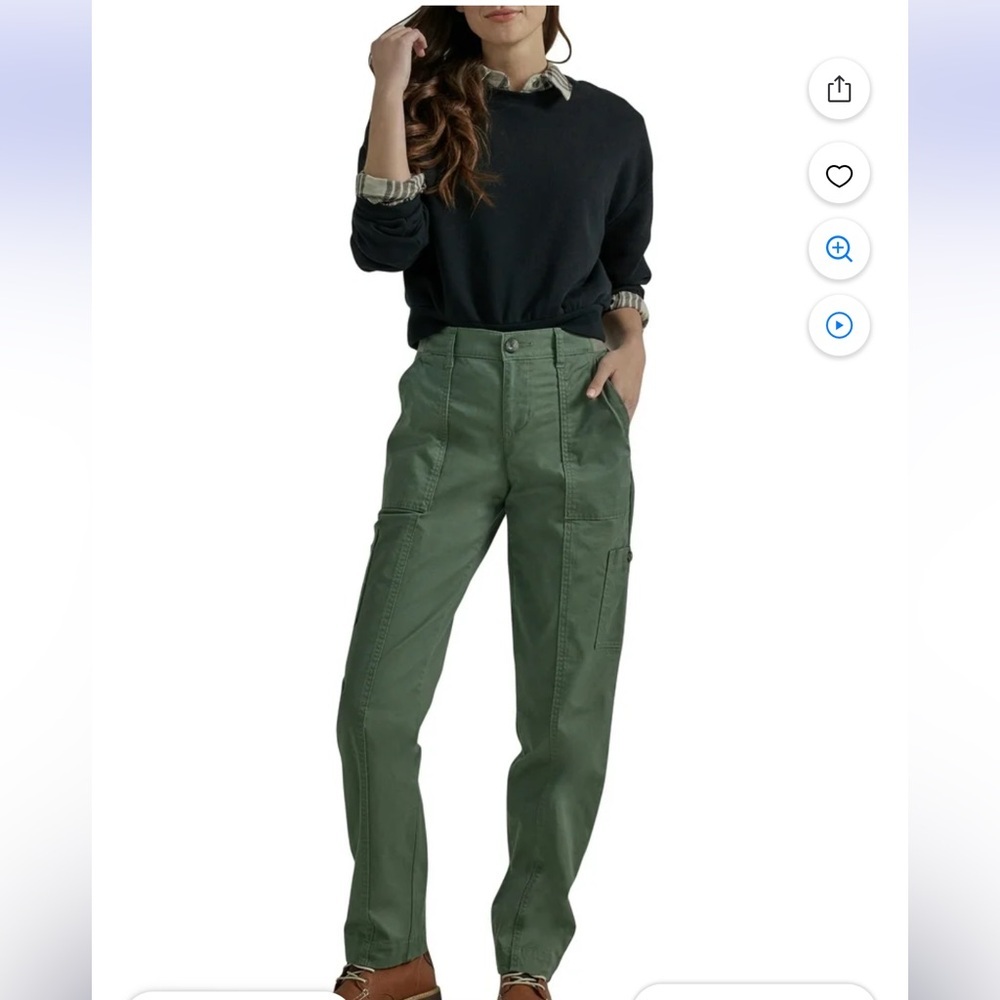 Lee Women's Straight Leg Cargo Pants in Olive Green